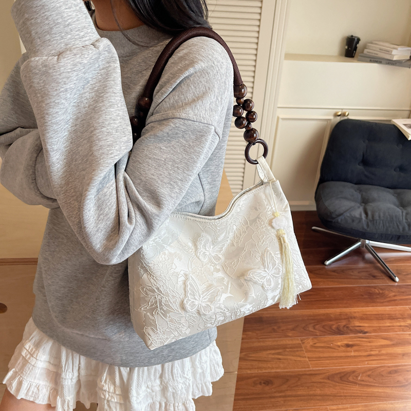 Embroidery Ideas For Bags - حقيبة يد أنيقة جديدة للسيدات من