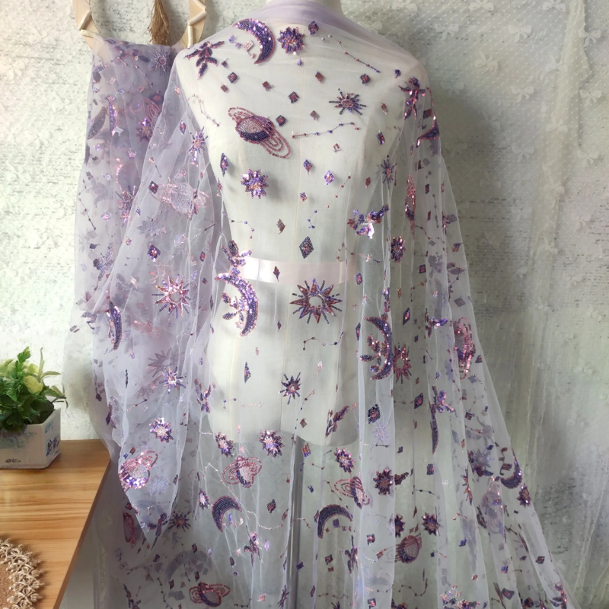 Embroidery Net Dress - 0.5 متر الأرجواني عرض 55.11 بوصة